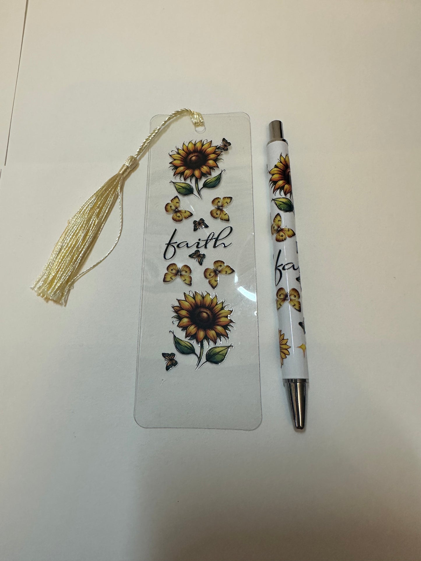 Bookmark/pen